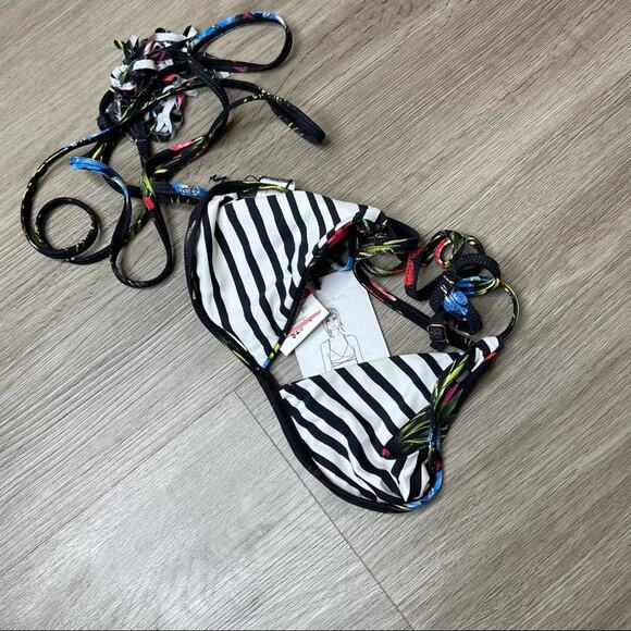 Revel Rey Women's Floral/Stripe Reversible Graphite Revel Bikini Swim Top sz M - Picture 3 of 6